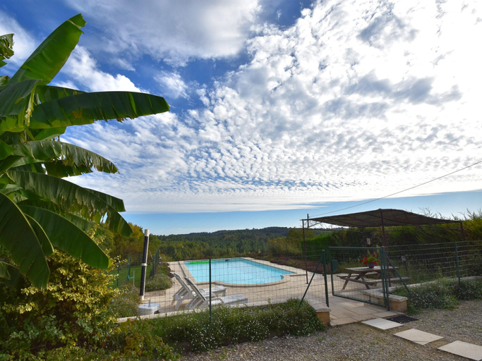 Others 5, Holiday home with private pool in Montclera, Lot