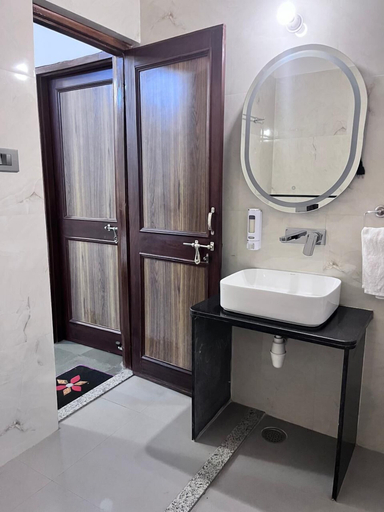 Bathroom 2, Harisadan Homestay, Jaipur