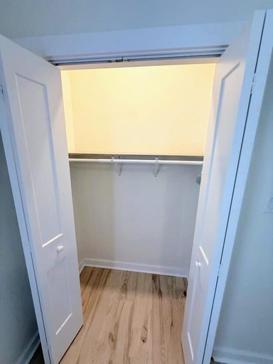 Room 3, Newly Renovated 2 Bedroom - B, Durham