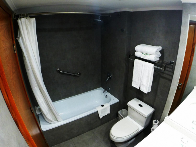 Bathroom 5, Diego de Almagro Providencia, Santiago