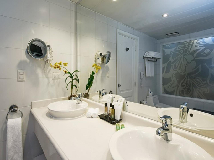 Bathroom 5, Ocean Blue & Sand Resort - All Inclusive, Salvaleon de Higuey