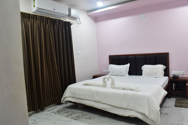 Bedroom, Sri Govinda Bhakt Niwas, Puri