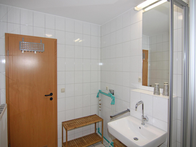 Bathroom 3, Ferienwohnung in Orth for zwei Personen, Ostholstein