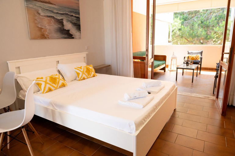 Bedroom, Monolocale con piscina e terrazzo-Residence Solarium, Venezia