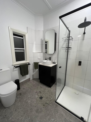Bathroom 4, Sans Souci Apartments, Hinchinbrook
