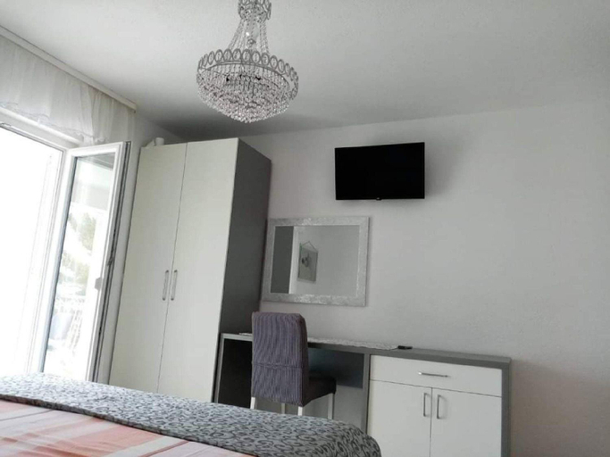 Bedroom 2, Apartments Pezo - Superior Studio with Balcony and Sea View, Baška Voda