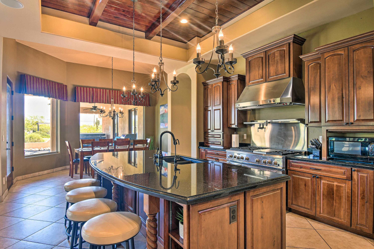 Food & Drinks 5, East Mesa Desert and Mountain Views: 5br, Pool, Maricopa