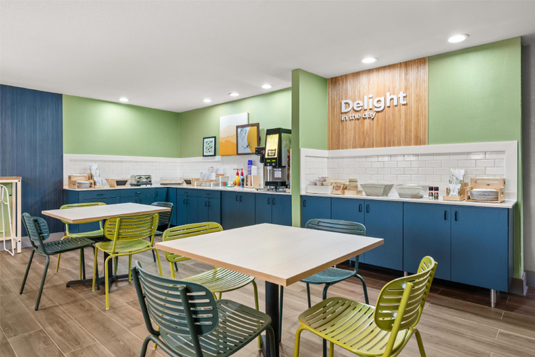 Food & Drinks 5, Spark by Hilton Eden Prairie, Hennepin