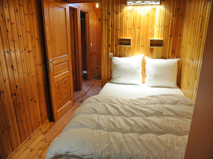 Bedroom 2, Holiday Home in Vielsalm with Lake View, Luxembourg