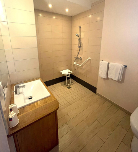 Bathroom 4, Logis Hotel du Labrador, Loiret