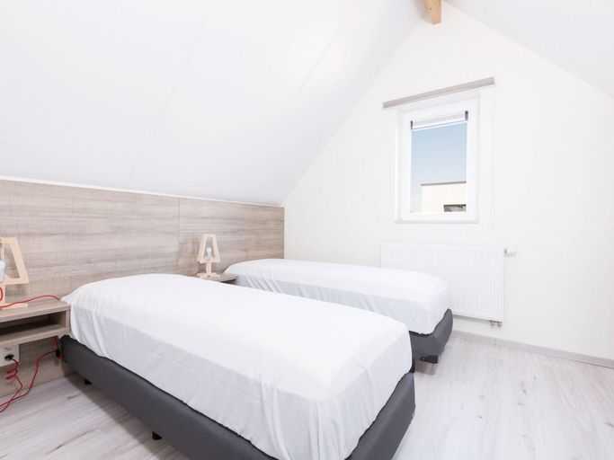 Bedroom 2, Holiday Home near North Sea Beach, Breeduyn, West-Vlaanderen