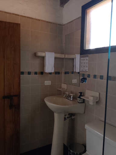 Bathroom, hotel san mateo, Floresta