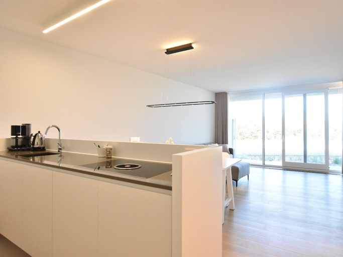 Others 5, Bright Coastal Family Escape, West-Vlaanderen