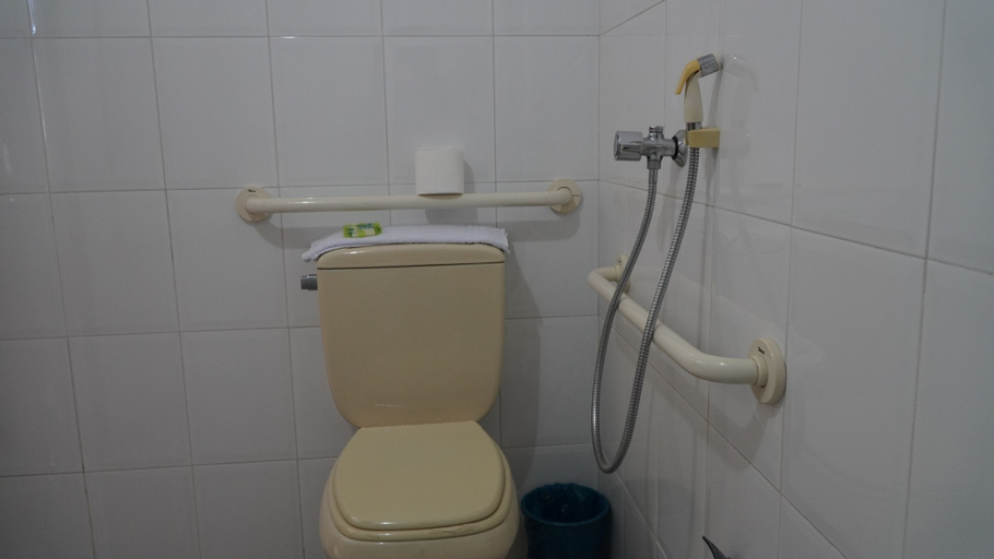Bathroom 4, Hotel Transcontinental, Ji-Paraná