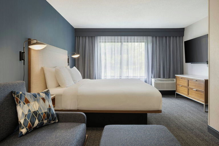 Bedroom 3, Courtyard by Marriott Traverse City, Grand Traverse