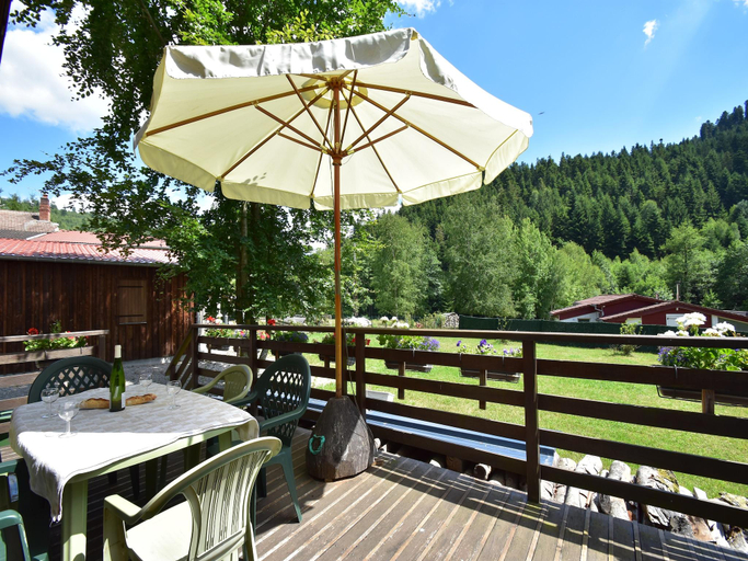 Others 4, Quiet Chalet with Garden, Moselle
