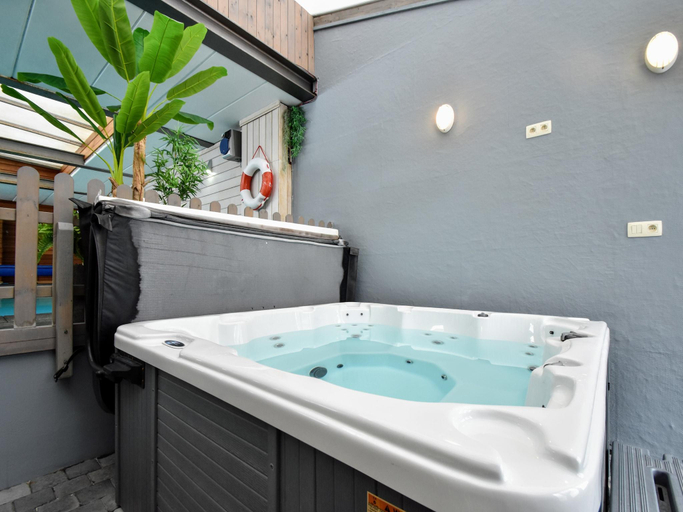 Bathroom 4, Luxury Pool Villa in Goesnes, Namur