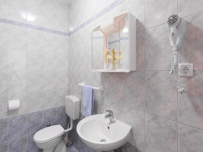 Bathroom 4, Apartment in Senj near the Sea Pool, Senj