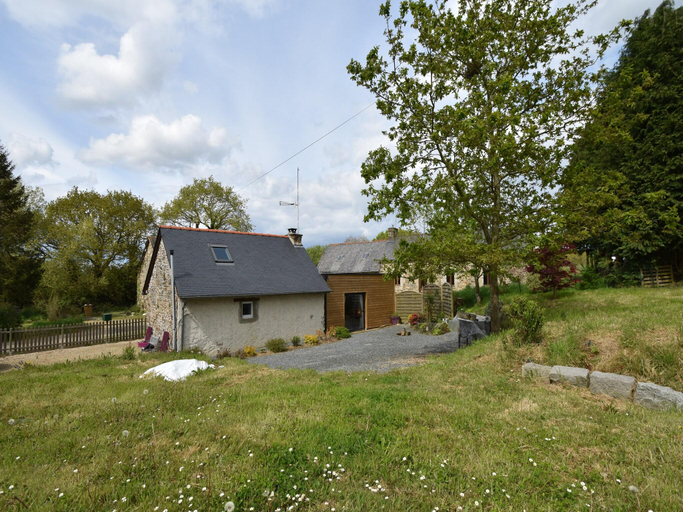 Exterior & Views 1, Holiday Home Saint-Gilles near Beach, Côtes-d'Armor