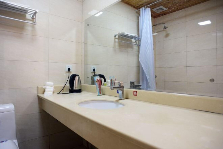 Bathroom 5, Sanzao Hostel, Shanghai