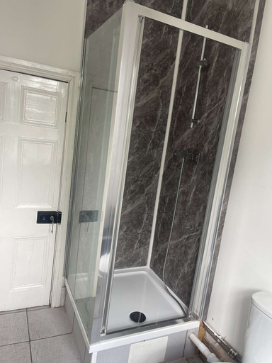 Bathroom 5, New Talbot Guest House, Sandwell