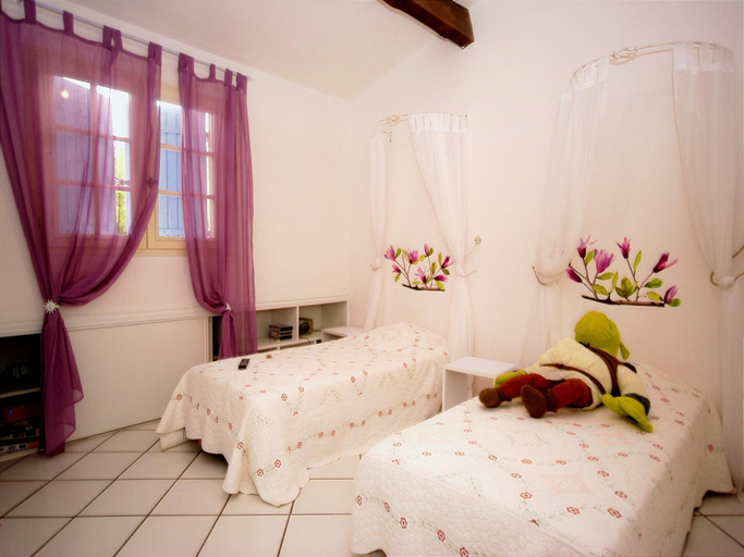 Bedroom 3, Holiday Home in Le Thor with Private Pool, Vaucluse