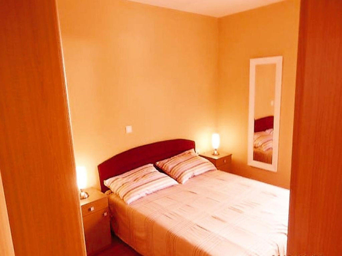 Bedroom, Apartment with balcony and 1 room, Jelsa