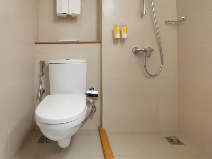 Bathroom 4, Bloom Hotel - DLF Road Gachibowli, Hyderabad