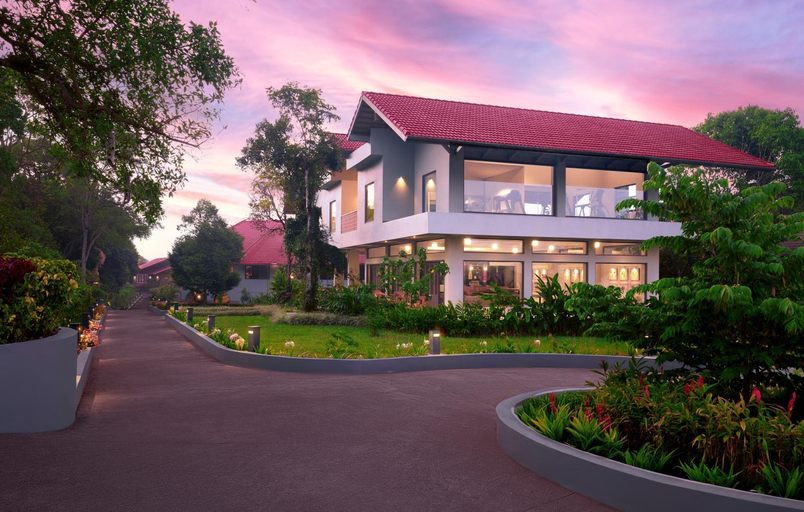 Exterior & Views