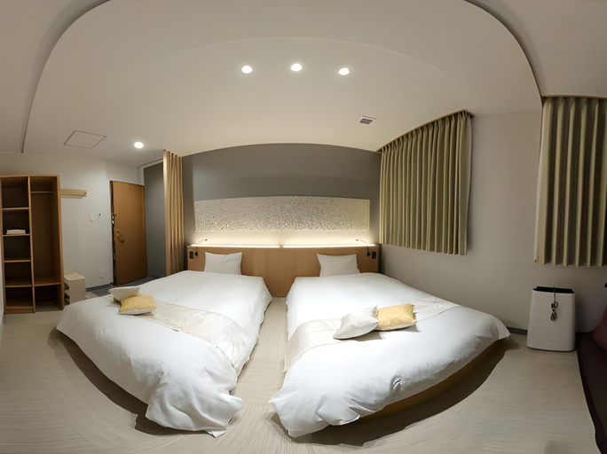 Others 4, Hotel Ohta, Ōzu