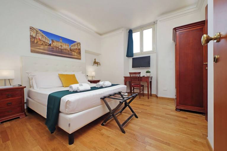 Bedroom 3, Romulus Rooms, Rome