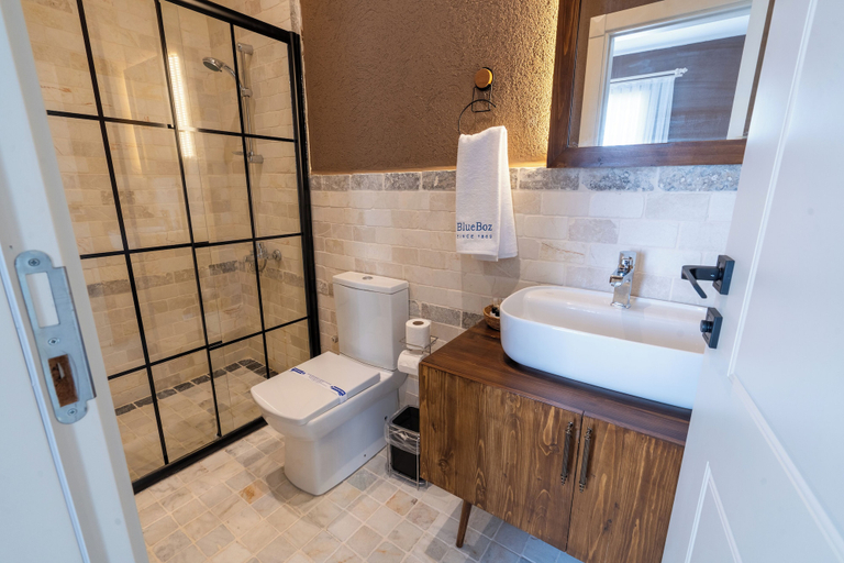 Bathroom 5, BlueBoz, Ayvalık