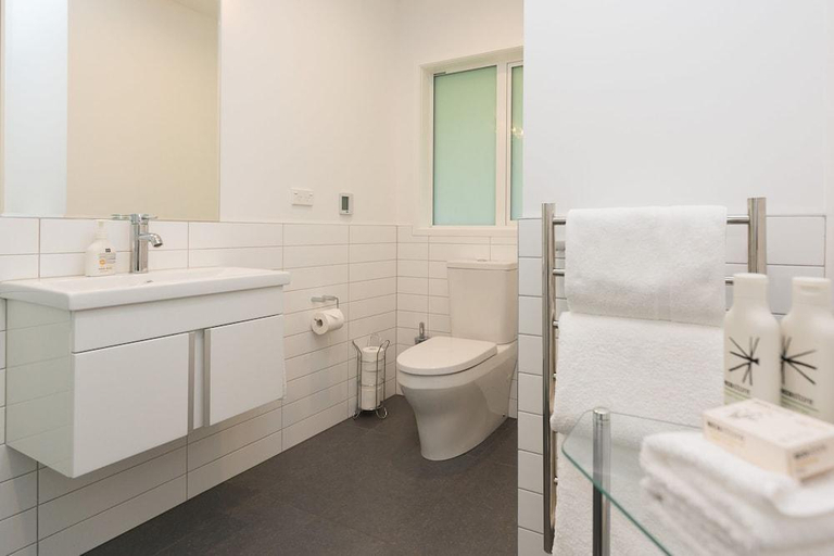 Bathroom 3, Treghan Luxury Retreat, Far North