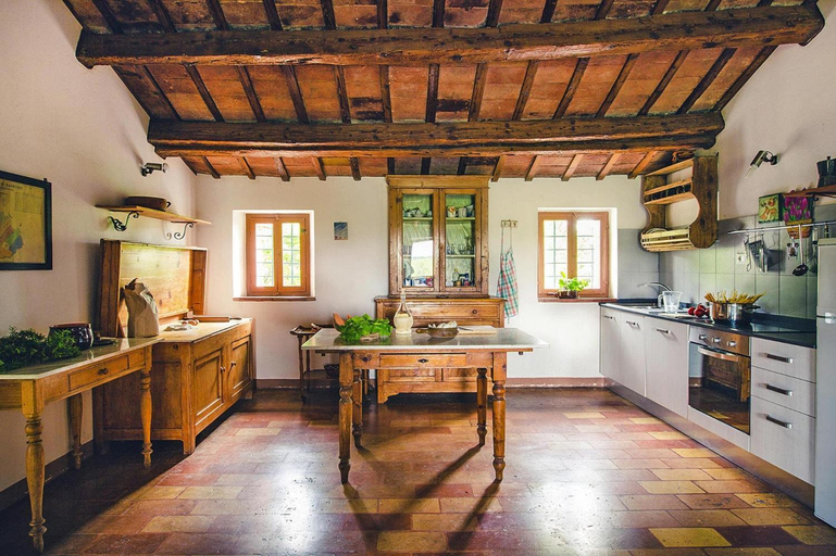 Food & Drinks 5, Country House in Monterado with Pool, Ancona