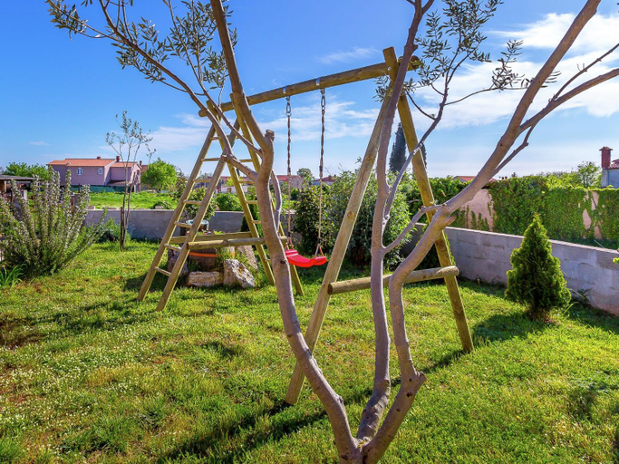 Others 4, Holiday Home in Galizana with Private Pool, Vodnjan