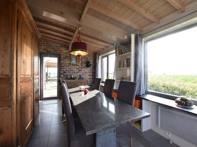 Others 5, Appealing Chalet in Westouter with Garden, West-Vlaanderen