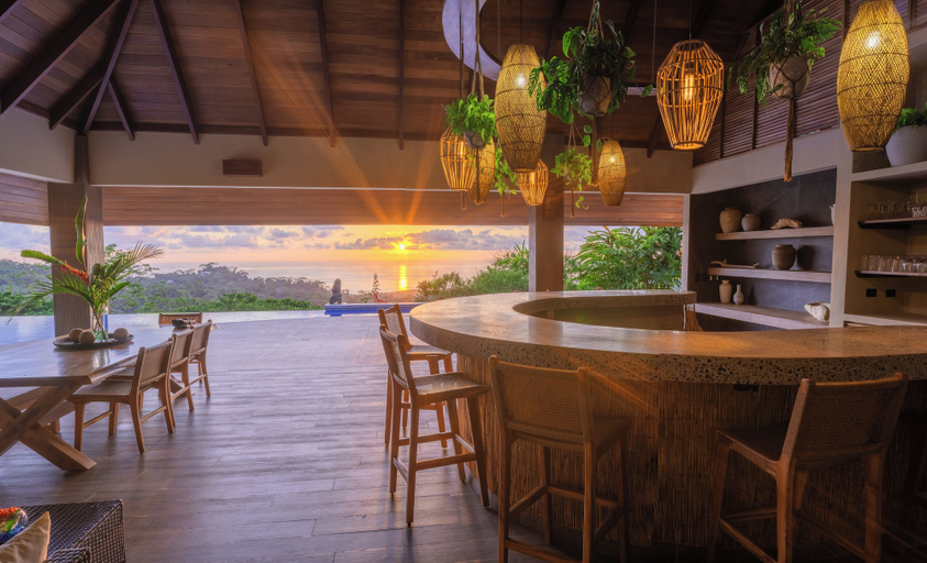 Food & Drinks 5, Lamangata Luxury Surf Resort, Aguirre