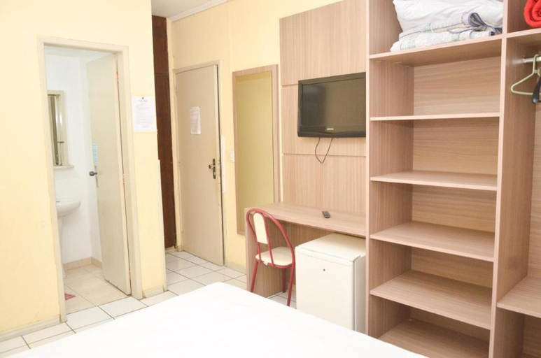 Bedroom 4, Hotel Manoa Poa - Ambiente acolhedor e humanizado, seu refugio estrategico no centro de Poa, prox a , Porto Alegre