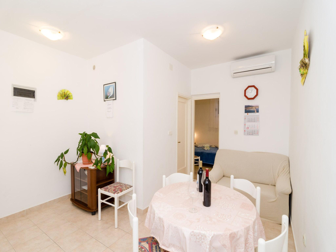 Others 3, Apartments Villa Dingac- Borak - Standard One Bedroom Apartment with Balcony and Sea View No. 3, Orebić