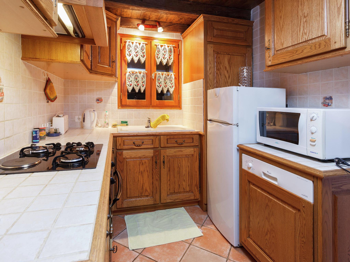 Others 4, Calvinet Retreat for Six Guests, Cantal