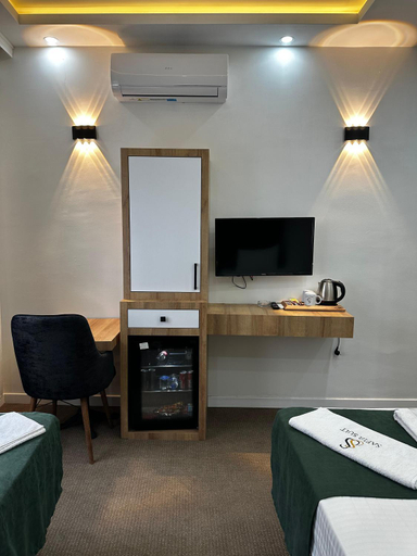 Others 5, Safir Suit, Nazilli