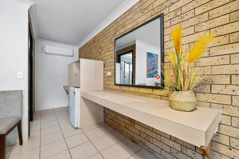 Bathroom 5, Esk Caravan Park & Rail Trail Motel, Esk