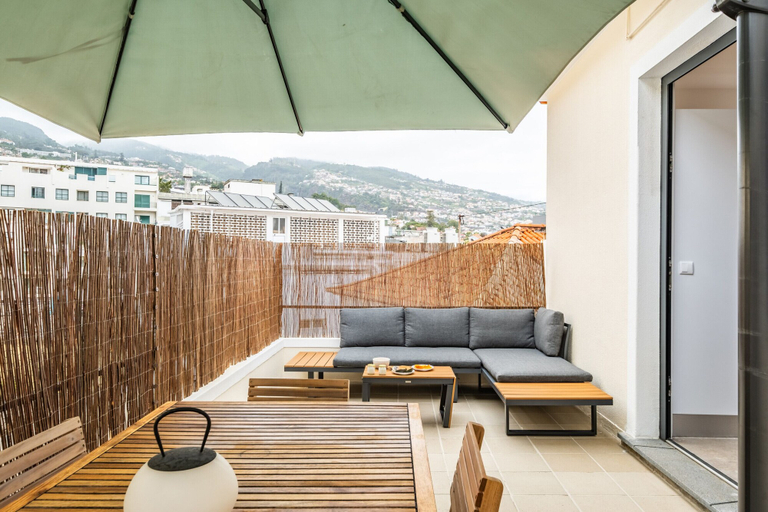Room 3, The Graceful Manor by Homie, Funchal