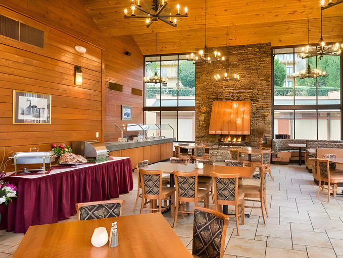 Food & Drinks 5, River Terrace Resort & Convention Center, Sevier