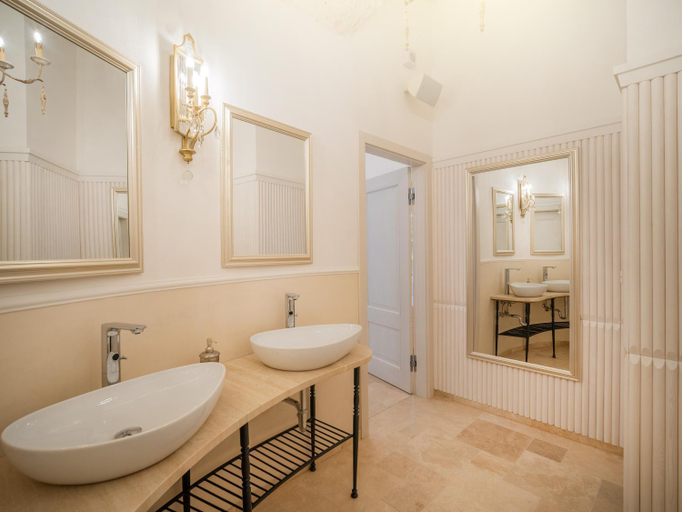 Bathroom 4, Arkady Hof Hotel, Malacky