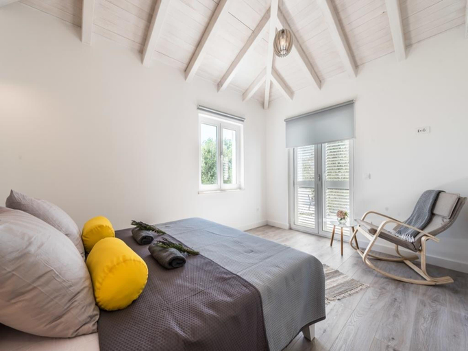 Bedroom 2, Villa in Debeljak with Pool near the Sea, Sukošan