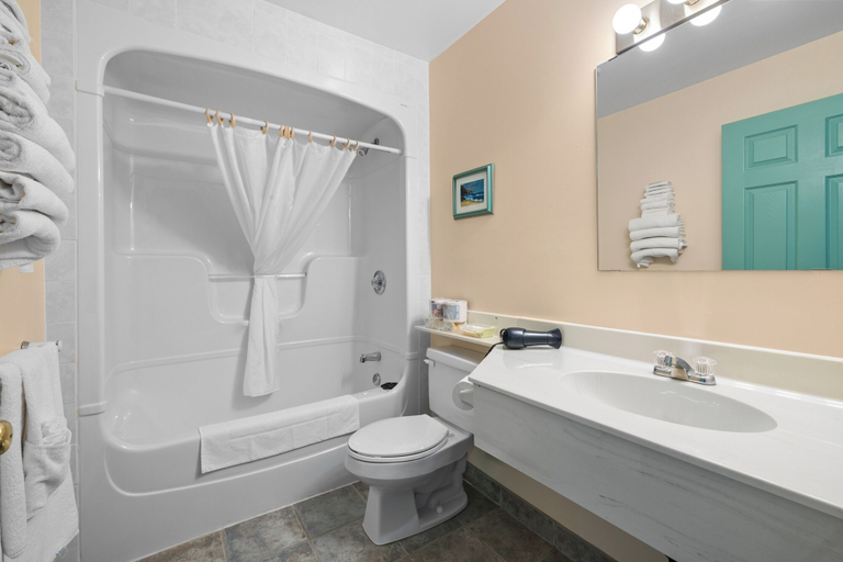Bathroom 3, Stanley Bridge Country Resort, Queens
