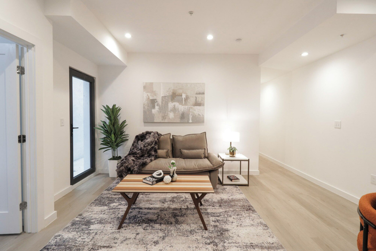 Others 4, Unit 3 One BR With Queen Sofa and Bed, Washington D.C.