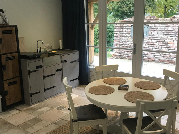 Others 2, Stalhuis, overnachten in een tinyhuis bij de paarden, Dalfsen