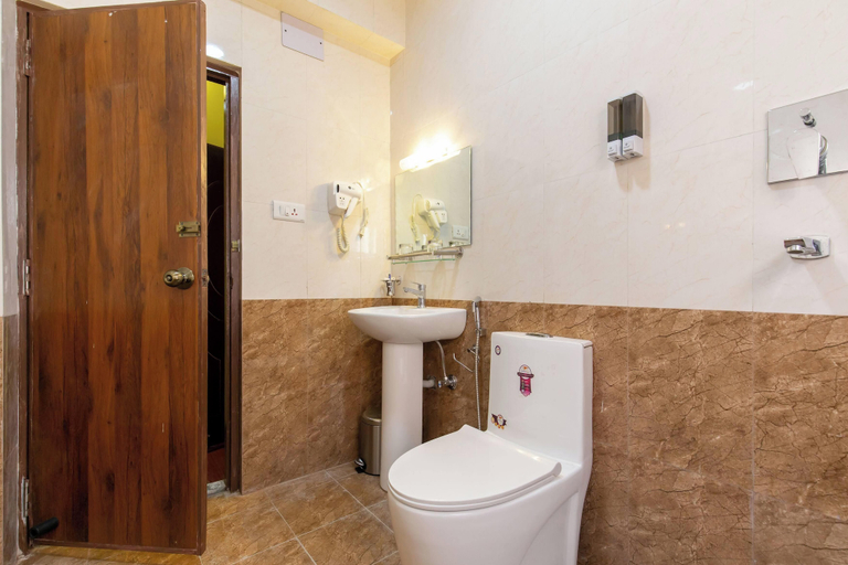 Bathroom 3, Deepjyoti Inn & Homestay, Bagmati